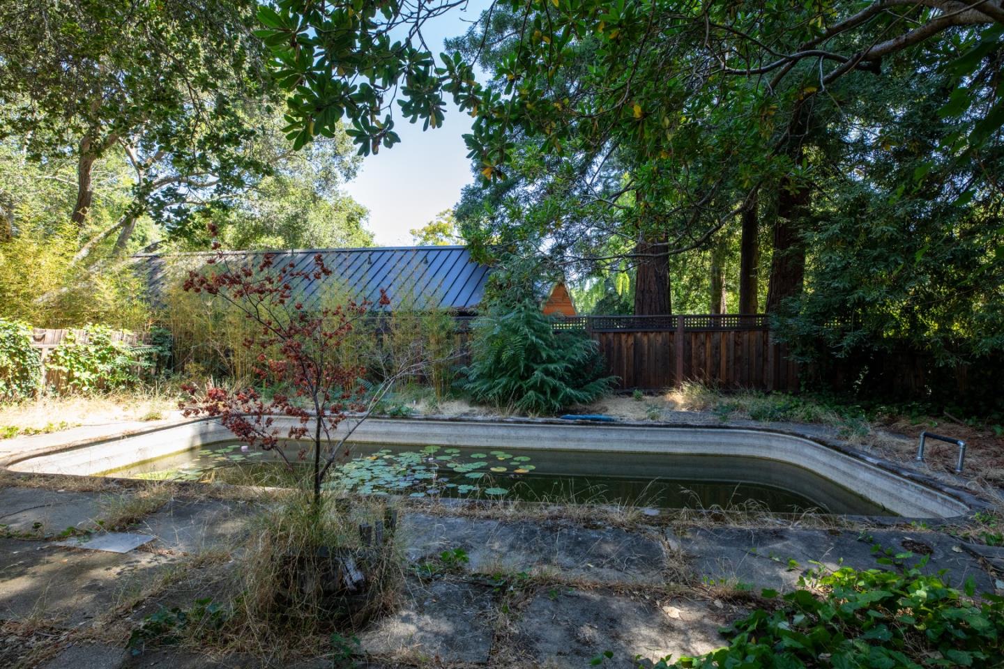 Detail Gallery Image 26 of 39 For 2 Bassett Ln, Atherton,  CA 94027 - 6 Beds | 3 Baths