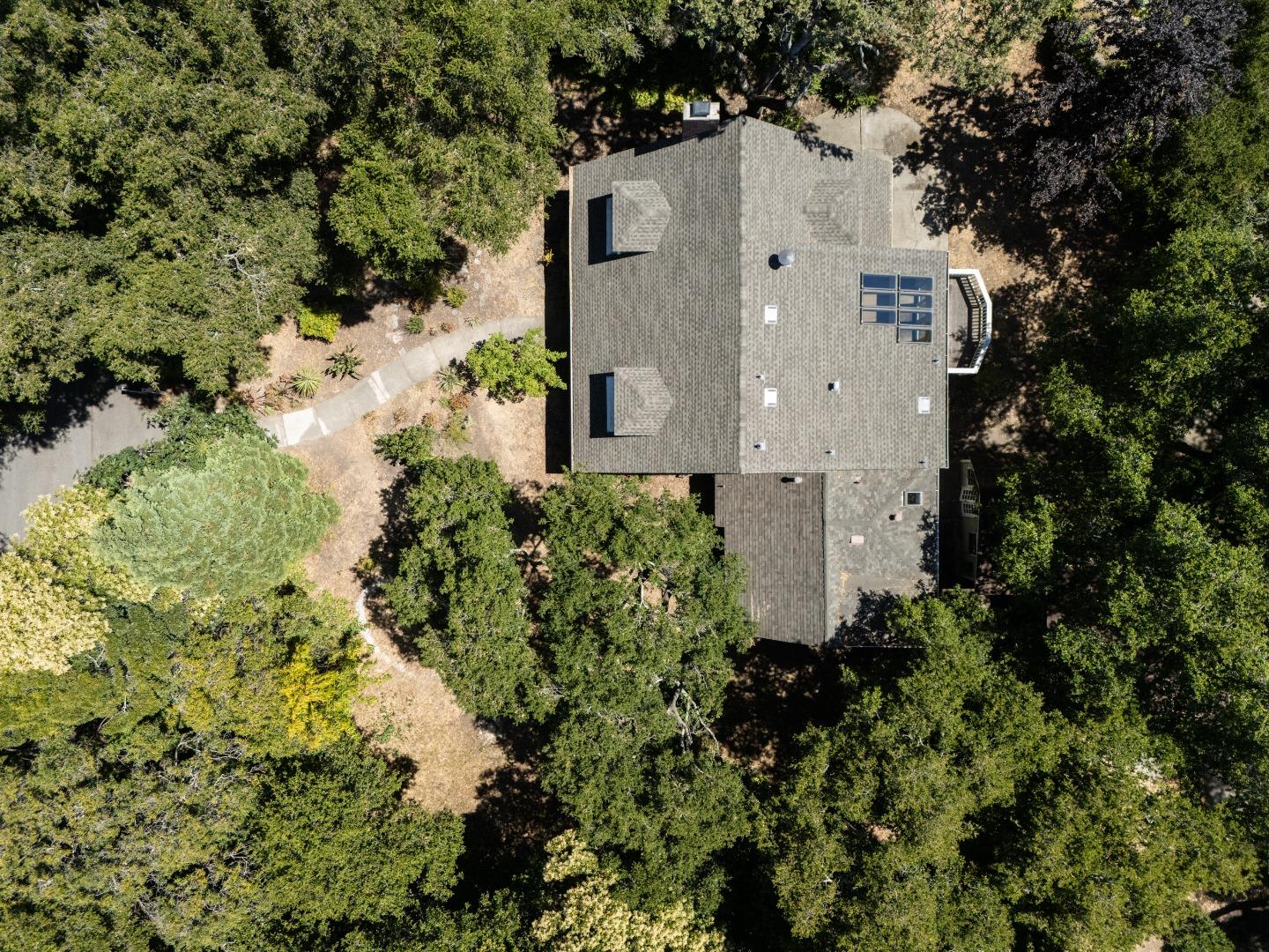 Detail Gallery Image 35 of 39 For 2 Bassett Ln, Atherton,  CA 94027 - 6 Beds | 3 Baths