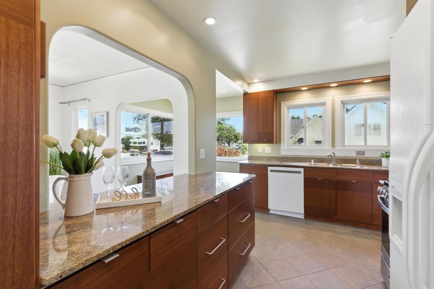 Detail Gallery Image 5 of 21 For 3428 Esmond Ave, Richmond,  CA 94805 - 3 Beds | 1 Baths