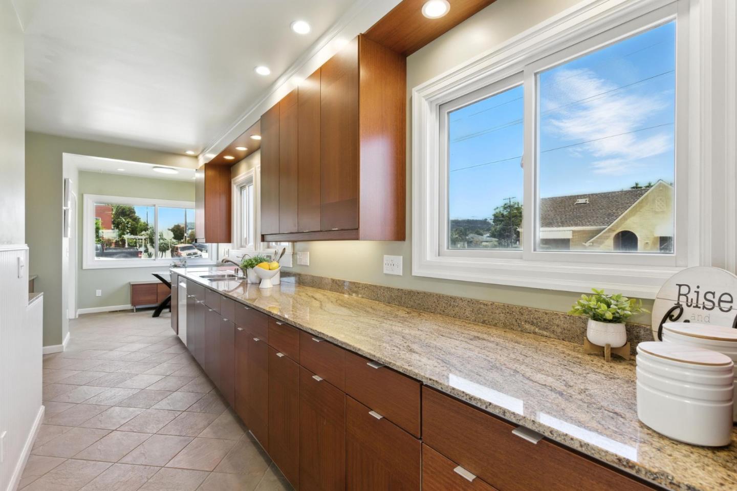 Detail Gallery Image 6 of 21 For 3428 Esmond Ave, Richmond,  CA 94805 - 3 Beds | 1 Baths