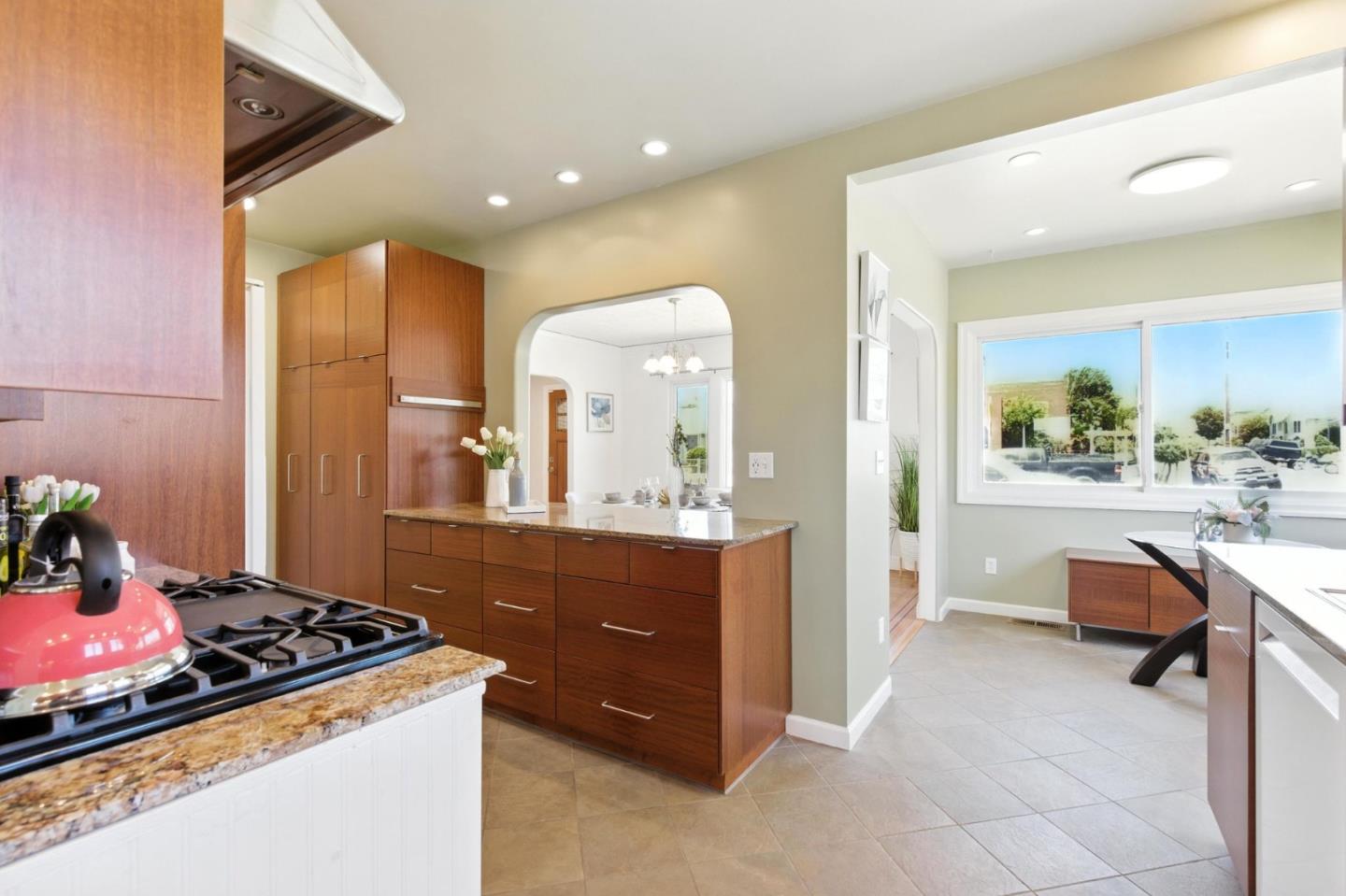 Detail Gallery Image 7 of 21 For 3428 Esmond Ave, Richmond,  CA 94805 - 3 Beds | 1 Baths
