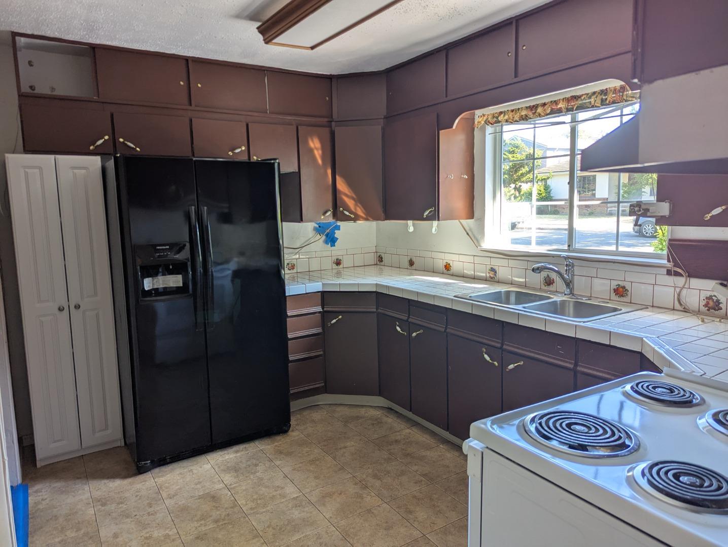 Detail Gallery Image 4 of 8 For 1686 Mercy St, Mountain View,  CA 94041 - 2 Beds | 1 Baths
