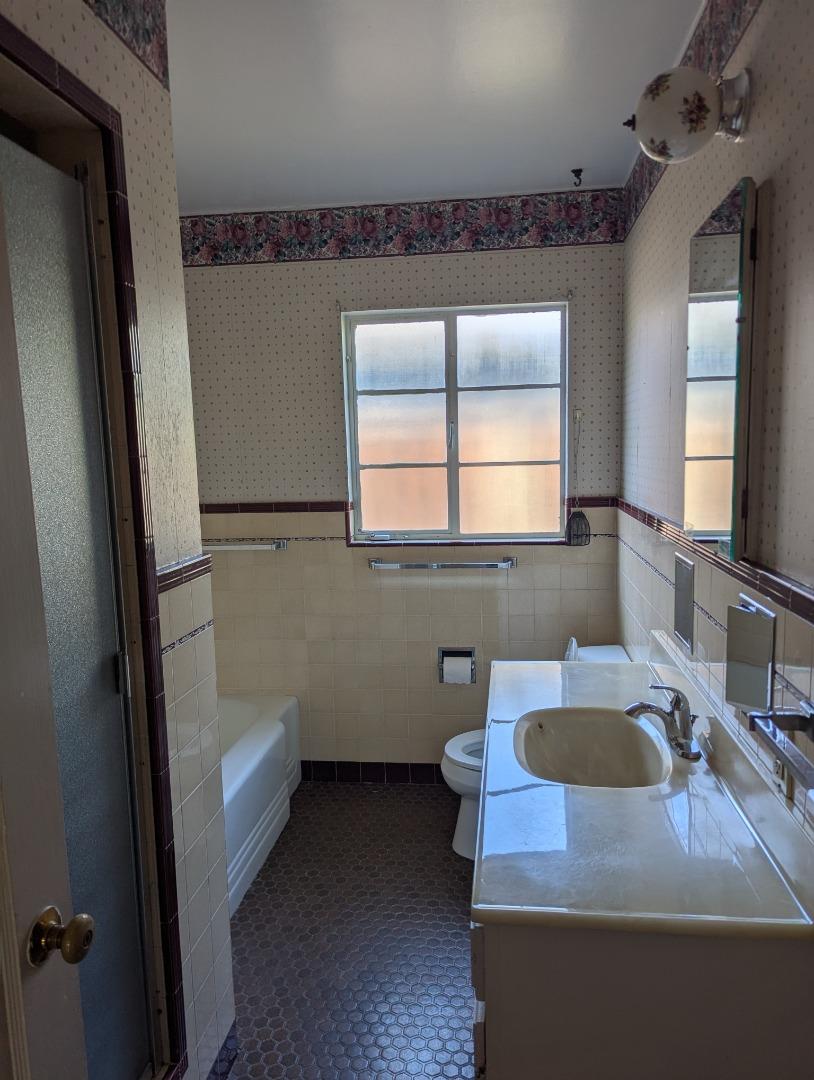 Detail Gallery Image 6 of 8 For 1686 Mercy St, Mountain View,  CA 94041 - 2 Beds | 1 Baths