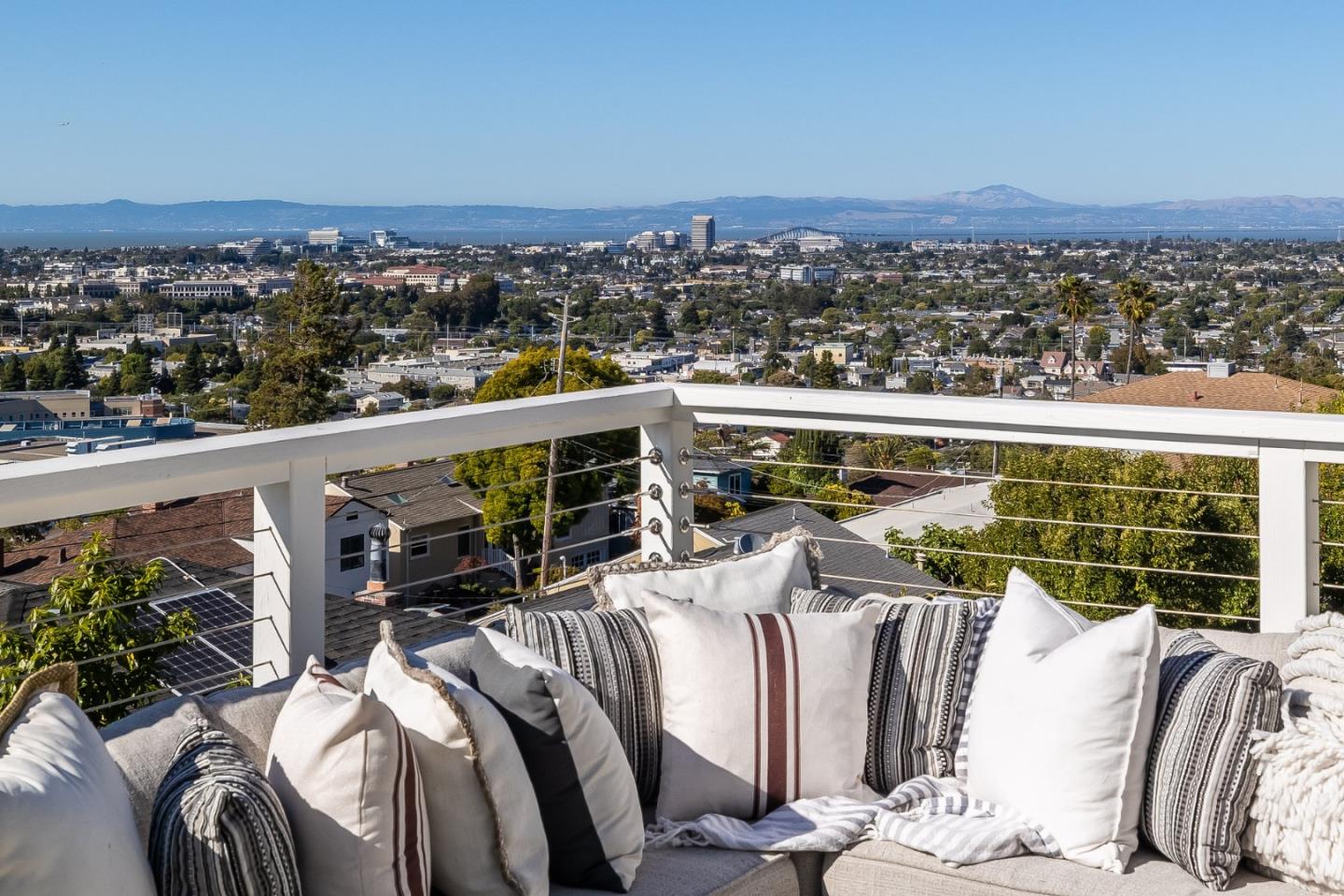 Detail Gallery Image 13 of 55 For 284 41st Ave, San Mateo,  CA 94403 - 4 Beds | 3 Baths