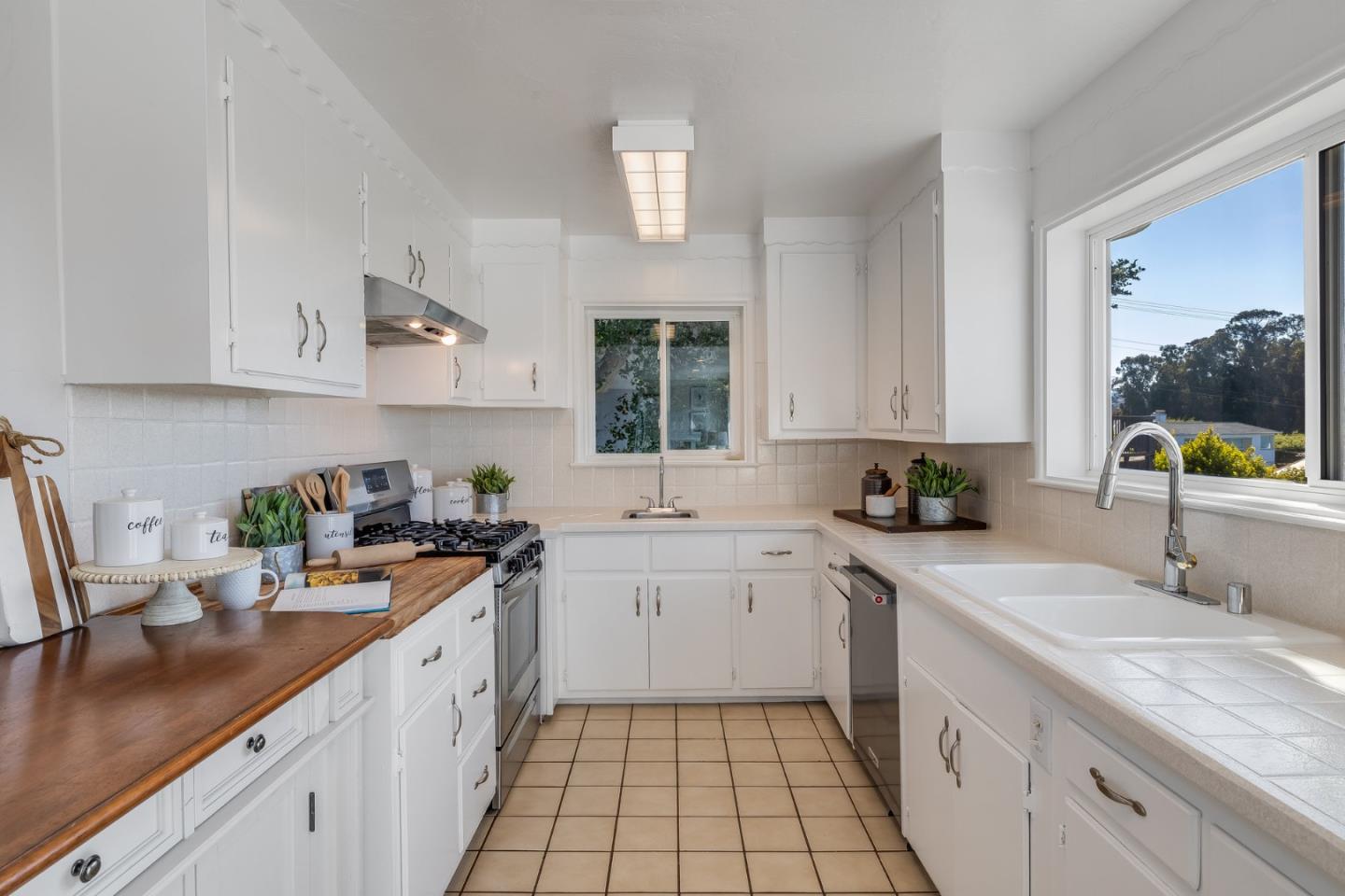 Detail Gallery Image 21 of 55 For 284 41st Ave, San Mateo,  CA 94403 - 4 Beds | 3 Baths