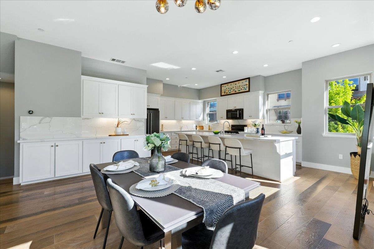 Detail Gallery Image 13 of 62 For 324 Cherokee Loop, Mountain View,  CA 94043 - 3 Beds | 3/1 Baths