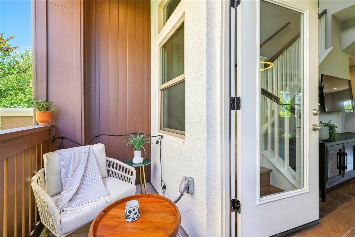 Detail Gallery Image 25 of 62 For 324 Cherokee Loop, Mountain View,  CA 94043 - 3 Beds | 3/1 Baths