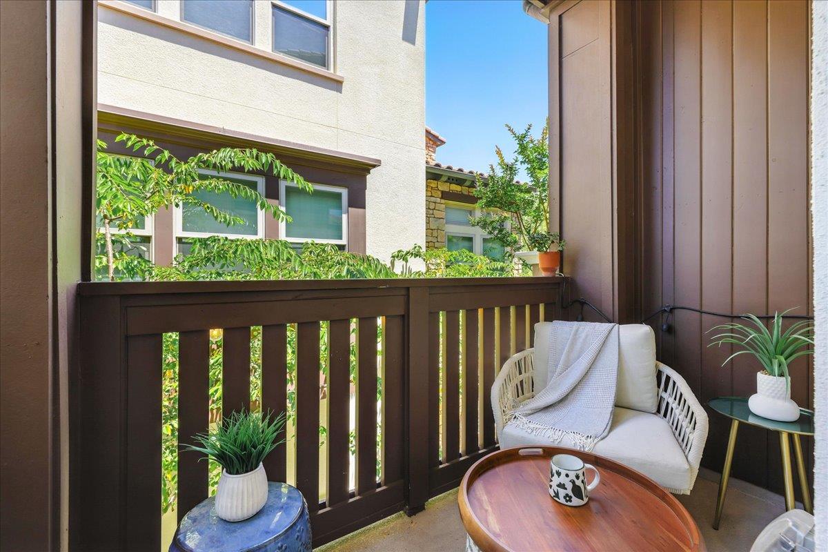 Detail Gallery Image 26 of 62 For 324 Cherokee Loop, Mountain View,  CA 94043 - 3 Beds | 3/1 Baths