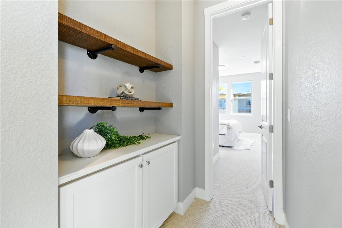 Detail Gallery Image 27 of 62 For 324 Cherokee Loop, Mountain View,  CA 94043 - 3 Beds | 3/1 Baths