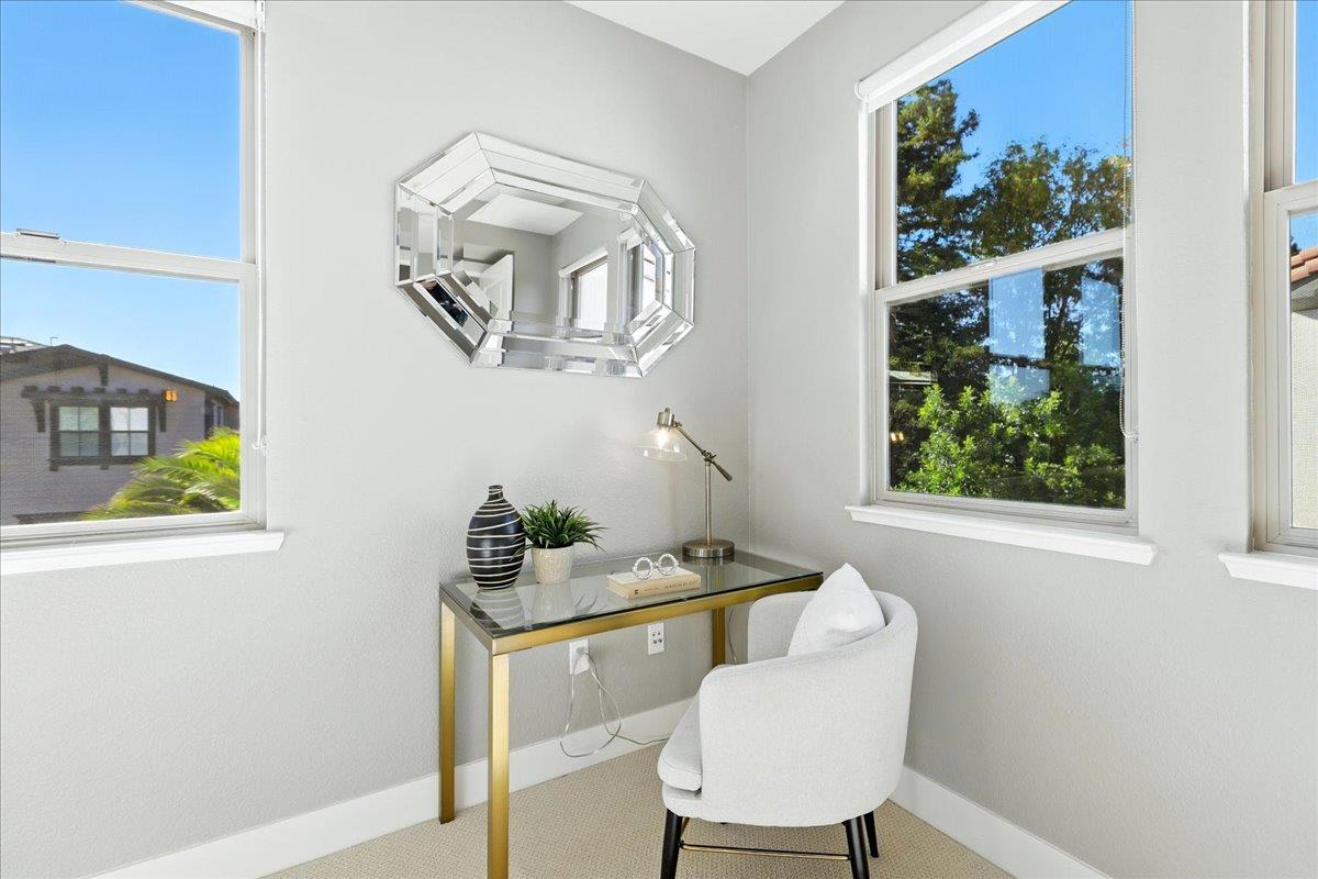 Detail Gallery Image 32 of 62 For 324 Cherokee Loop, Mountain View,  CA 94043 - 3 Beds | 3/1 Baths