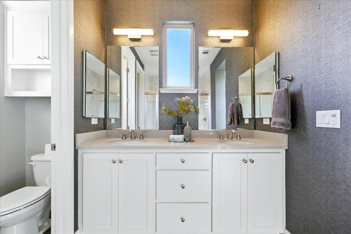 Detail Gallery Image 33 of 62 For 324 Cherokee Loop, Mountain View,  CA 94043 - 3 Beds | 3/1 Baths
