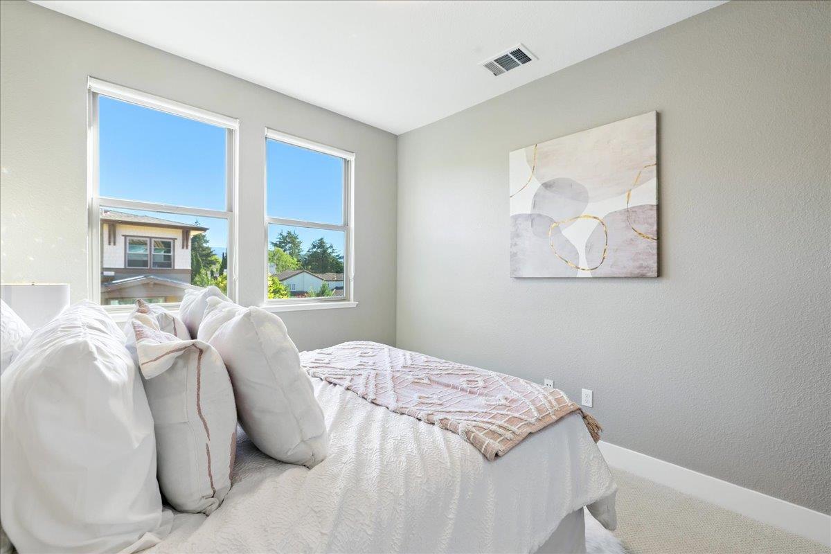 Detail Gallery Image 38 of 62 For 324 Cherokee Loop, Mountain View,  CA 94043 - 3 Beds | 3/1 Baths
