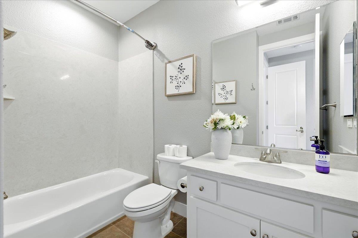 Detail Gallery Image 40 of 62 For 324 Cherokee Loop, Mountain View,  CA 94043 - 3 Beds | 3/1 Baths