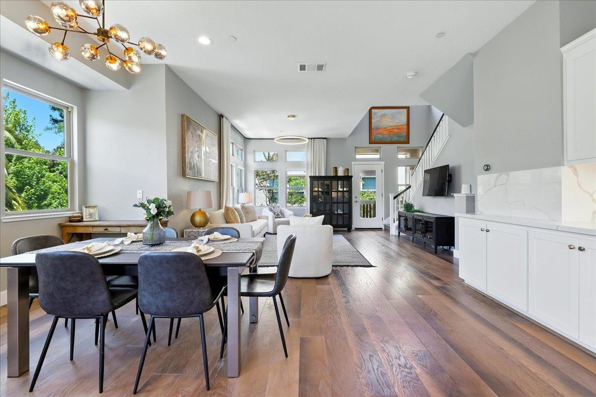 Detail Gallery Image 46 of 62 For 324 Cherokee Loop, Mountain View,  CA 94043 - 3 Beds | 3/1 Baths