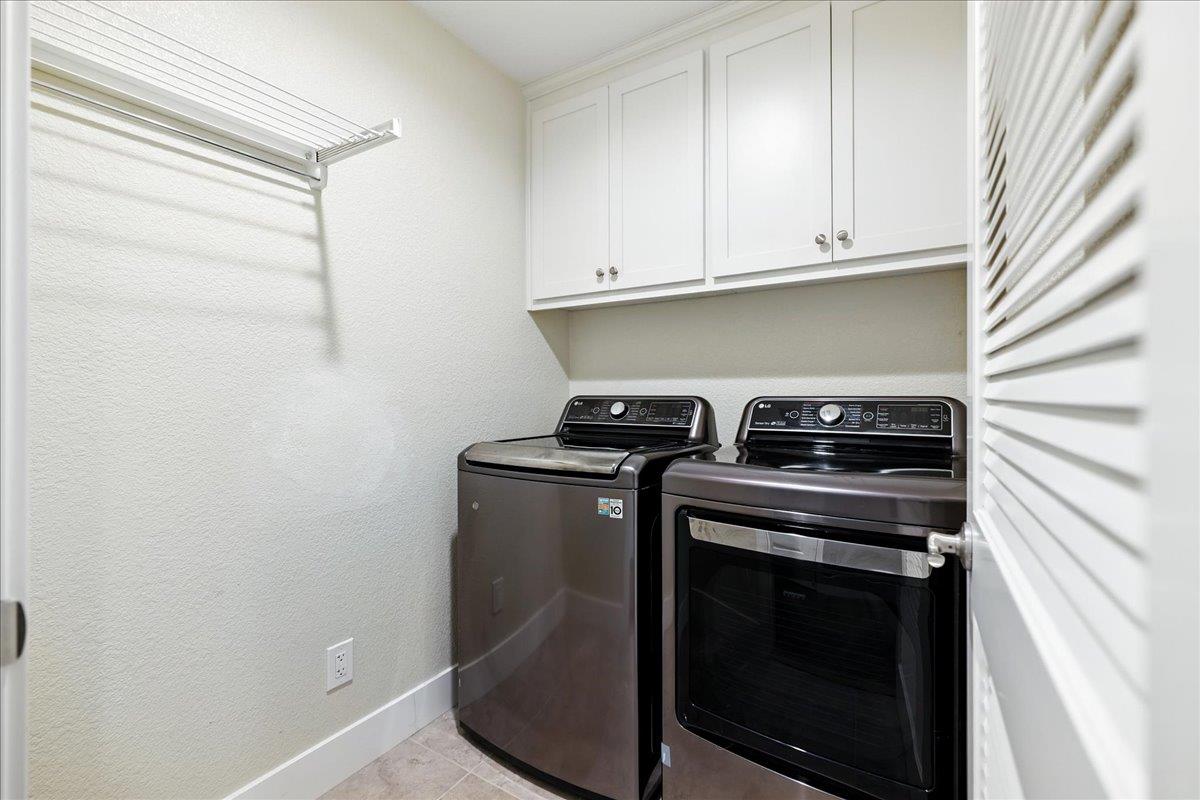 Detail Gallery Image 47 of 62 For 324 Cherokee Loop, Mountain View,  CA 94043 - 3 Beds | 3/1 Baths