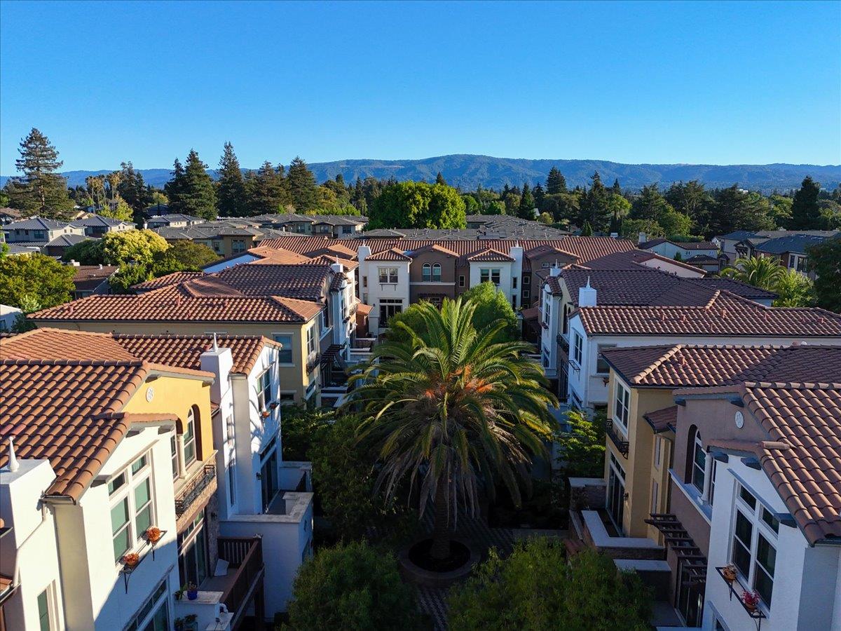 Detail Gallery Image 49 of 62 For 324 Cherokee Loop, Mountain View,  CA 94043 - 3 Beds | 3/1 Baths