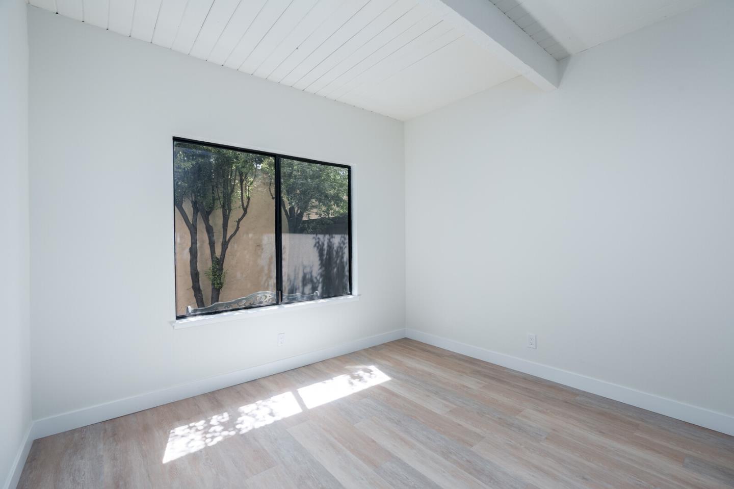 Detail Gallery Image 16 of 19 For 175 Brahms Way, Sunnyvale,  CA 94087 - 2 Beds | 1 Baths