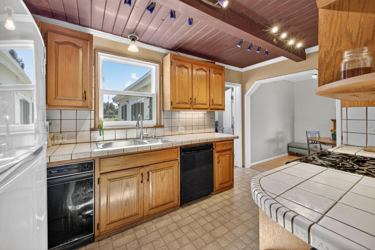 Detail Gallery Image 11 of 44 For 848 Kenneth Ave, Campbell,  CA 95008 - 4 Beds | 2 Baths