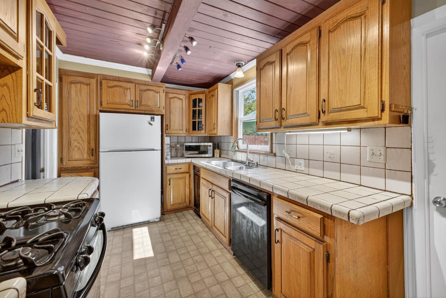 Detail Gallery Image 9 of 44 For 848 Kenneth Ave, Campbell,  CA 95008 - 4 Beds | 2 Baths