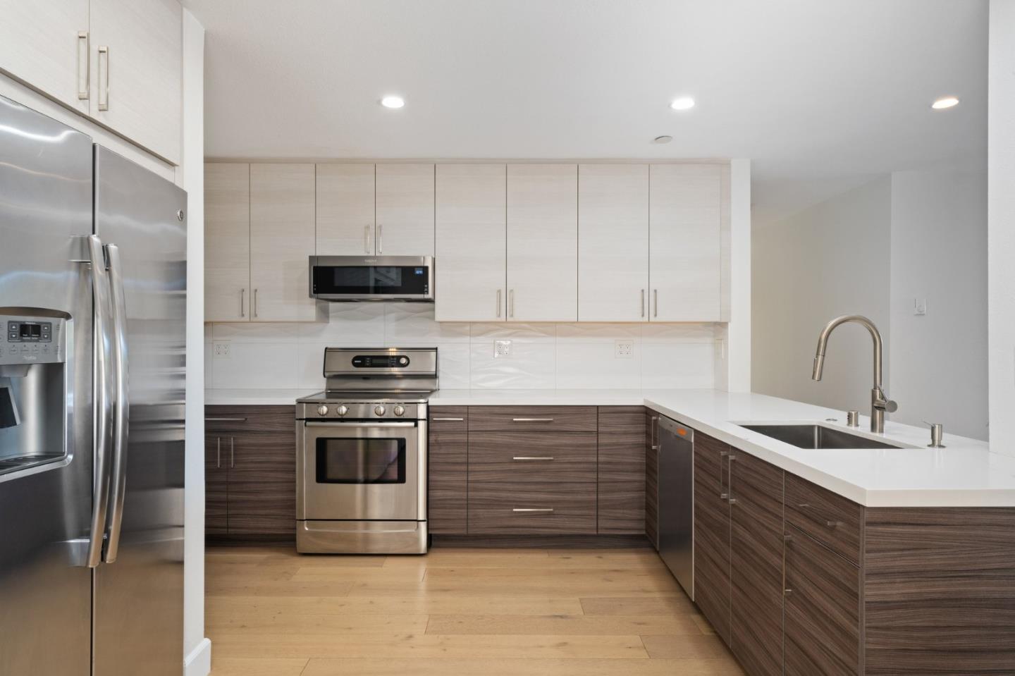 Detail Gallery Image 13 of 50 For 1500 Sherman Ave 3d,  Burlingame,  CA 94010 - 2 Beds | 2 Baths