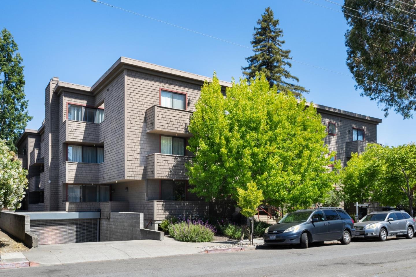 Detail Gallery Image 37 of 50 For 1500 Sherman Ave 3d,  Burlingame,  CA 94010 - 2 Beds | 2 Baths