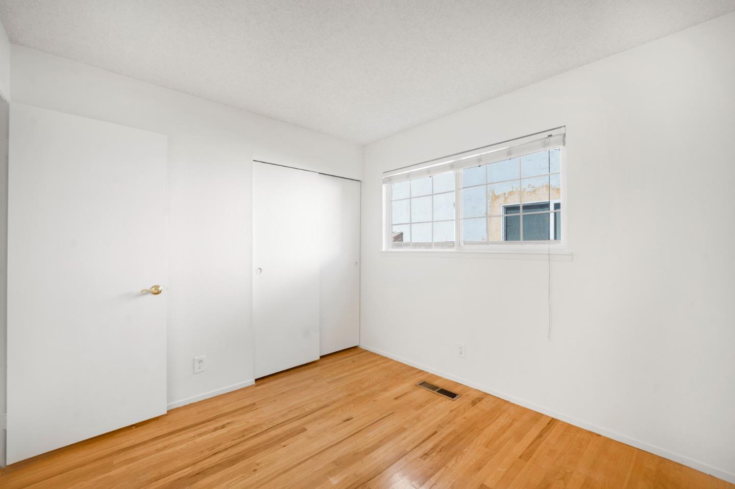 Detail Gallery Image 10 of 19 For 357 El Portal Way, San Jose,  CA 95123 - 4 Beds | 2 Baths