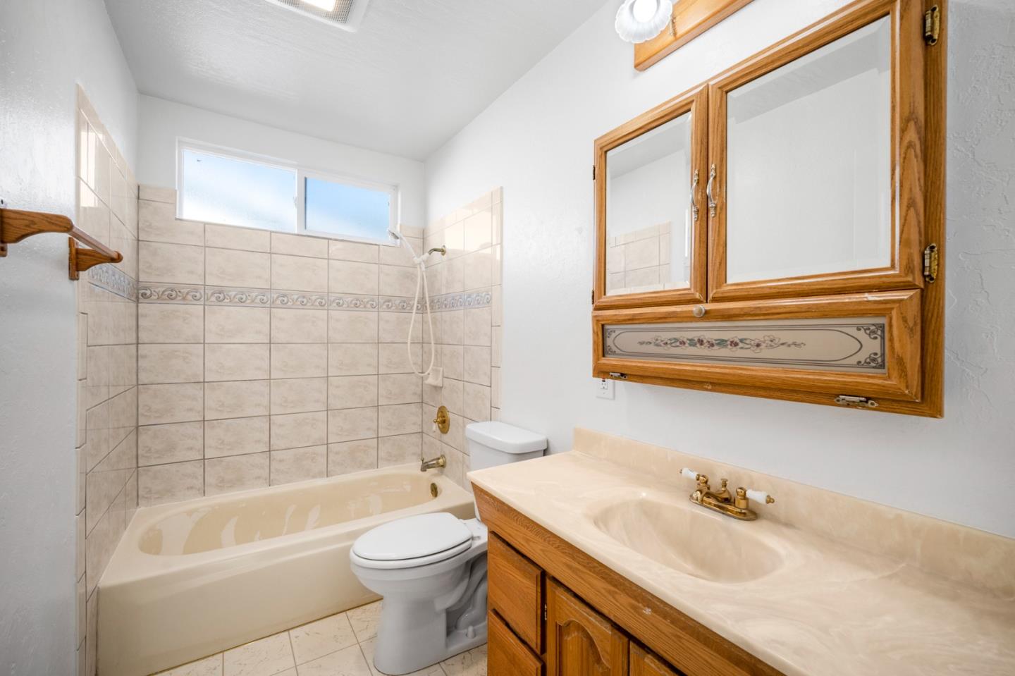 Detail Gallery Image 12 of 19 For 357 El Portal Way, San Jose,  CA 95123 - 4 Beds | 2 Baths