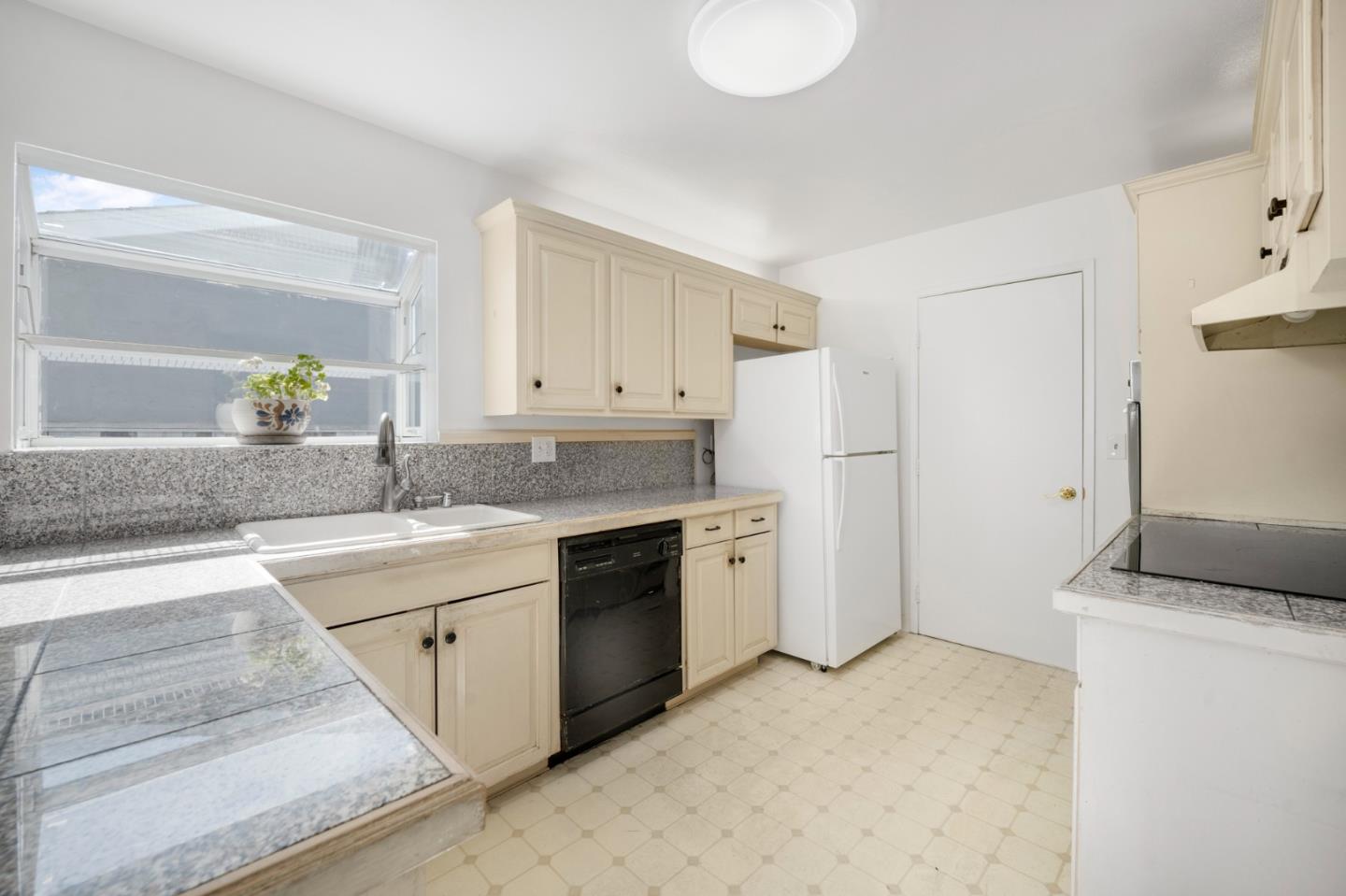 Detail Gallery Image 15 of 19 For 357 El Portal Way, San Jose,  CA 95123 - 4 Beds | 2 Baths