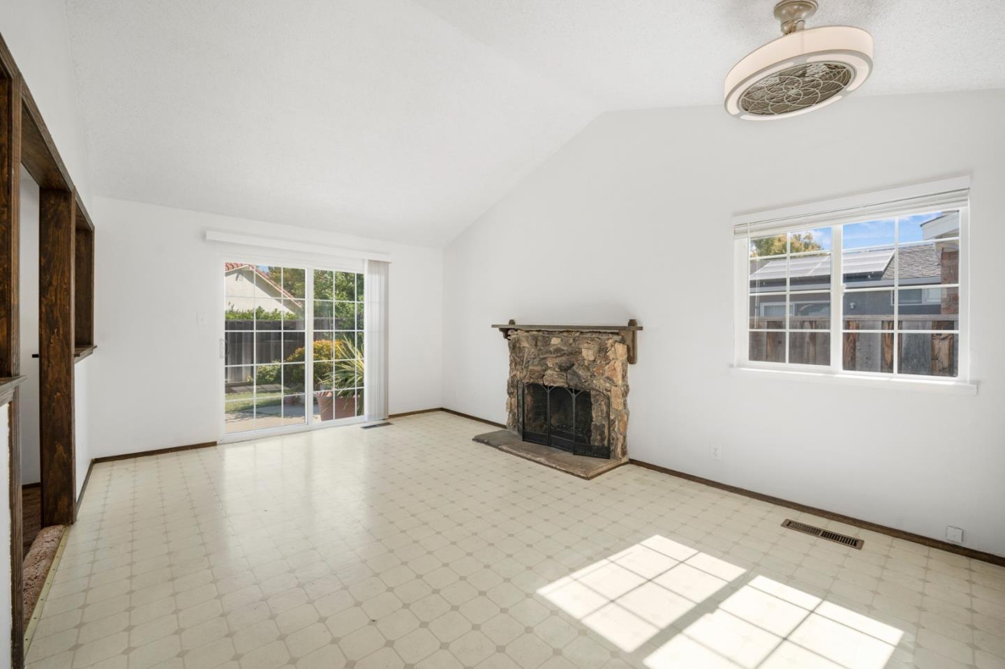 Detail Gallery Image 4 of 19 For 357 El Portal Way, San Jose,  CA 95123 - 4 Beds | 2 Baths