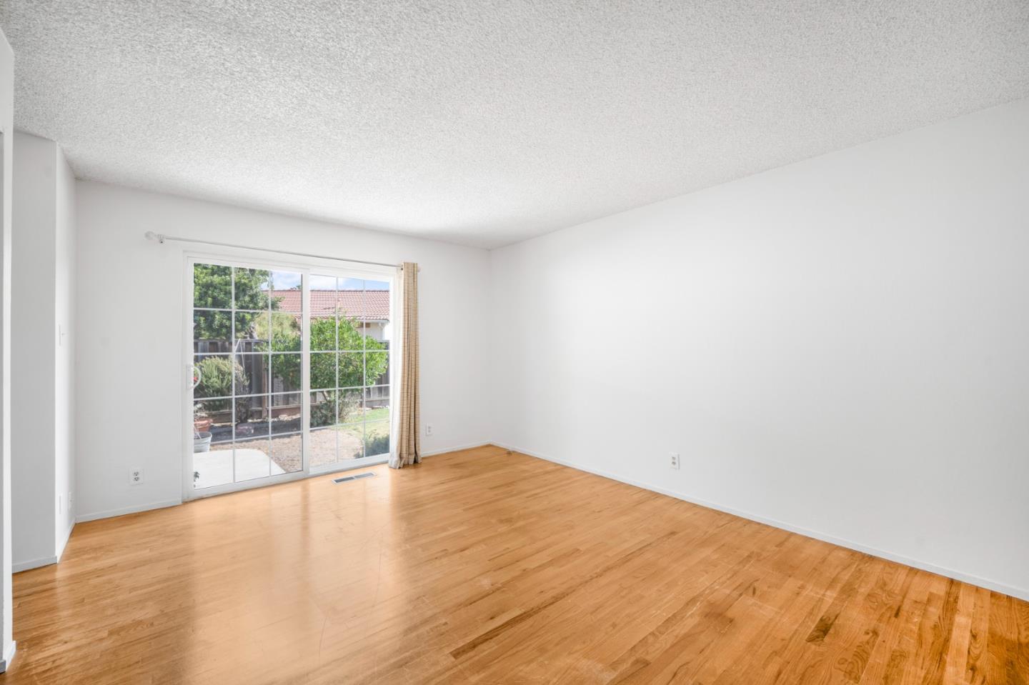 Detail Gallery Image 6 of 19 For 357 El Portal Way, San Jose,  CA 95123 - 4 Beds | 2 Baths
