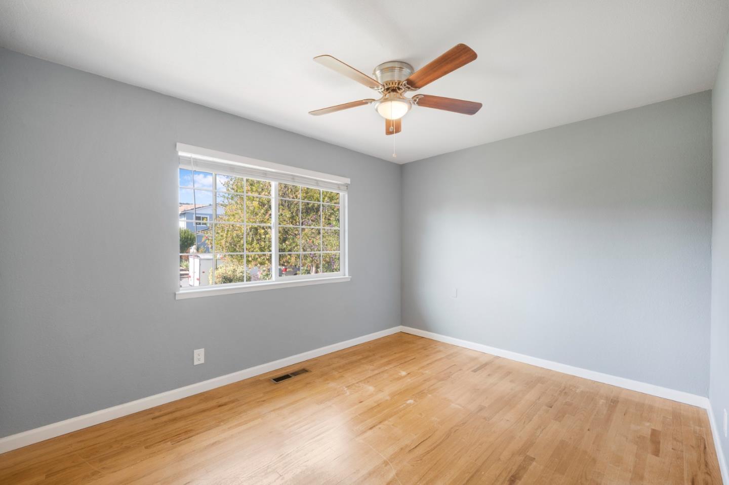 Detail Gallery Image 9 of 19 For 357 El Portal Way, San Jose,  CA 95123 - 4 Beds | 2 Baths