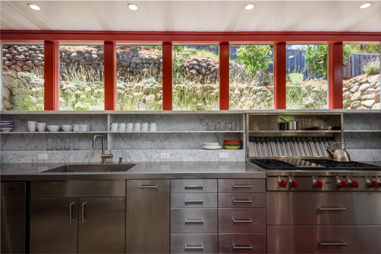 Detail Gallery Image 12 of 44 For 602 Vista Dr, Redwood City,  CA 94062 - 4 Beds | 4/1 Baths