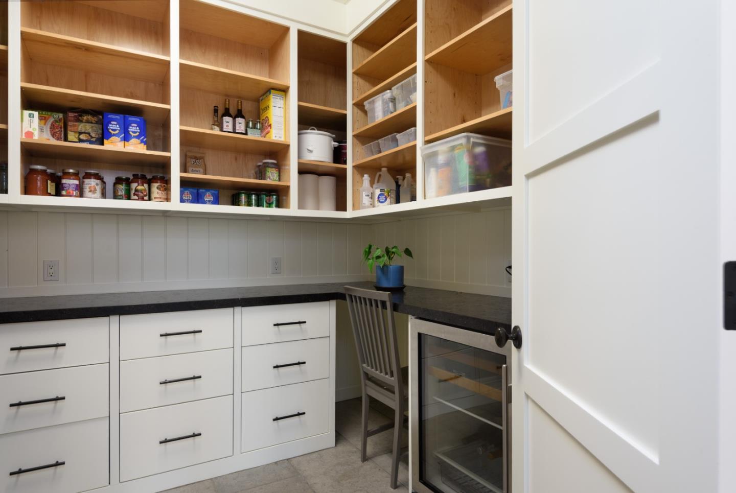 Detail Gallery Image 14 of 44 For 602 Vista Dr, Redwood City,  CA 94062 - 4 Beds | 4/1 Baths