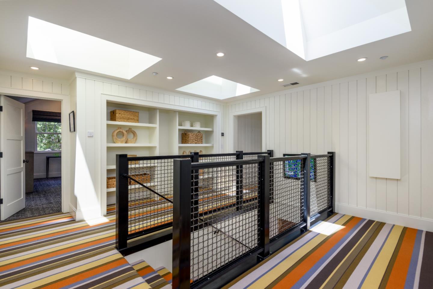 Detail Gallery Image 18 of 44 For 602 Vista Dr, Redwood City,  CA 94062 - 4 Beds | 4/1 Baths