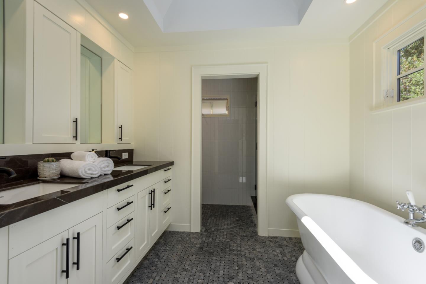 Detail Gallery Image 20 of 44 For 602 Vista Dr, Redwood City,  CA 94062 - 4 Beds | 4/1 Baths