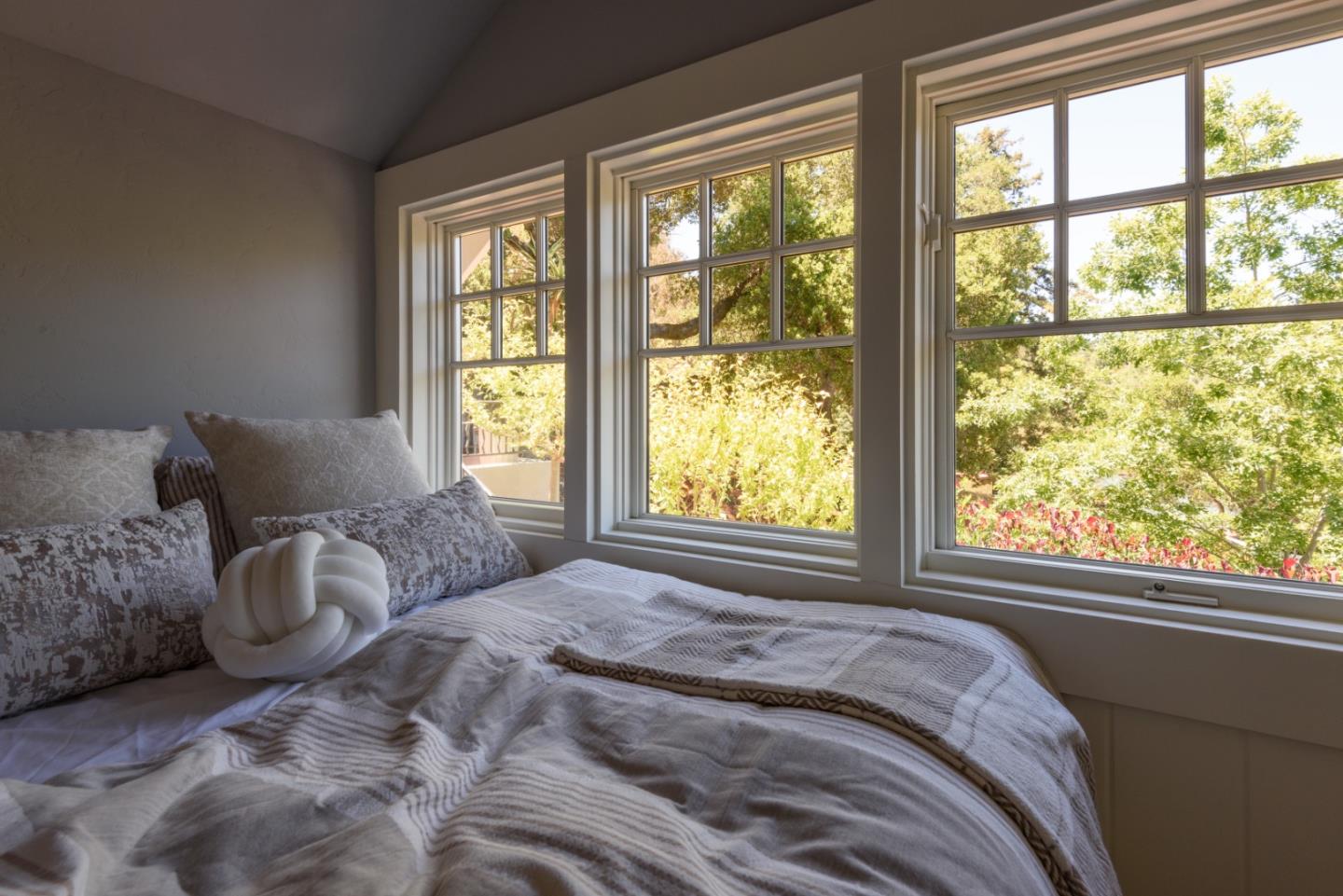 Detail Gallery Image 27 of 44 For 602 Vista Dr, Redwood City,  CA 94062 - 4 Beds | 4/1 Baths