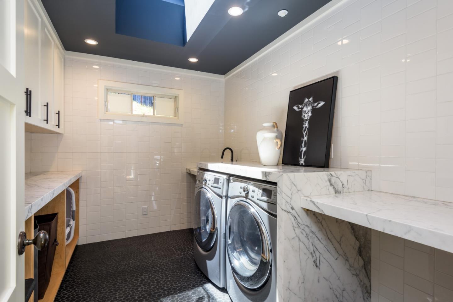 Detail Gallery Image 30 of 44 For 602 Vista Dr, Redwood City,  CA 94062 - 4 Beds | 4/1 Baths