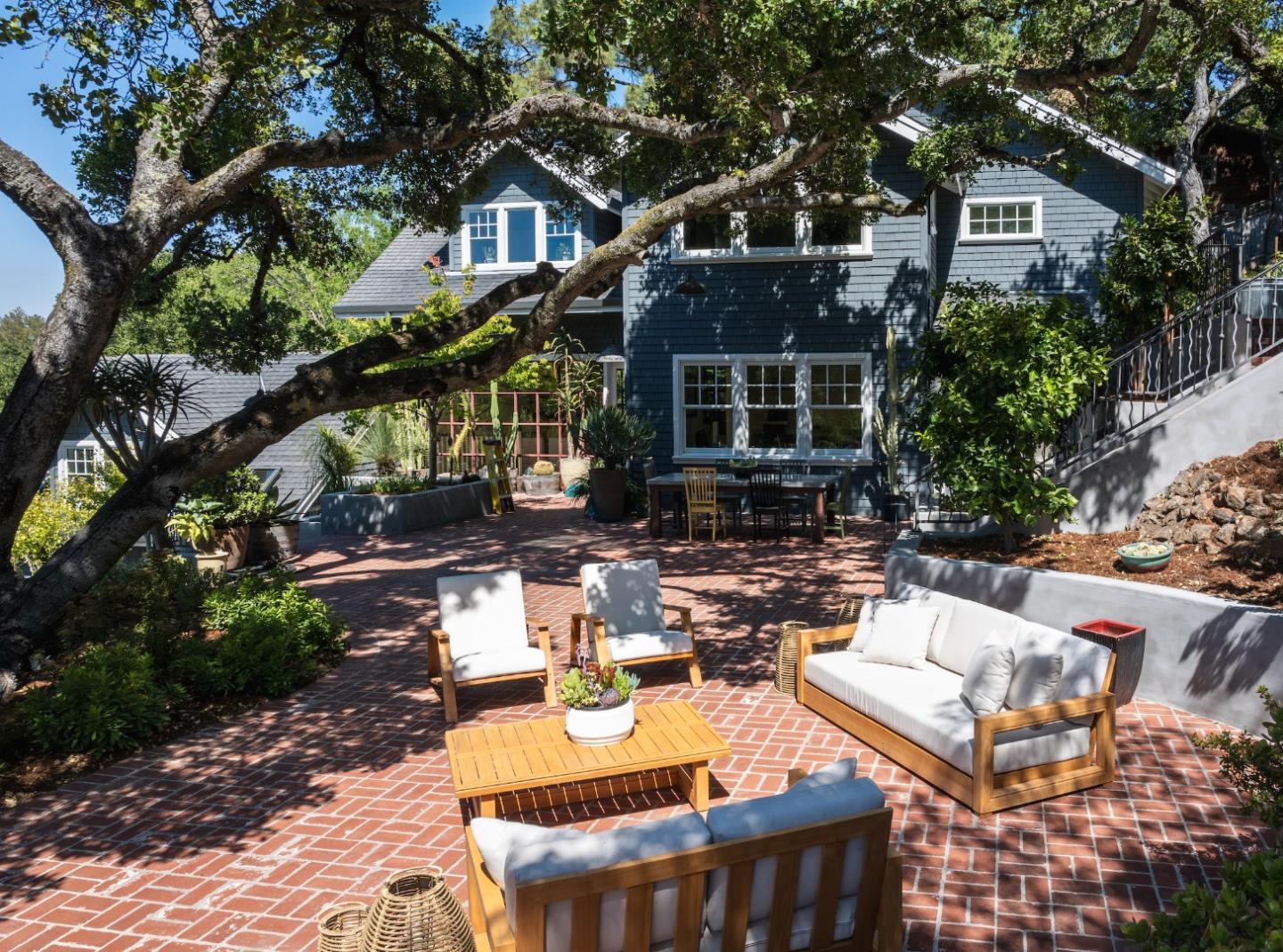 Detail Gallery Image 31 of 44 For 602 Vista Dr, Redwood City,  CA 94062 - 4 Beds | 4/1 Baths