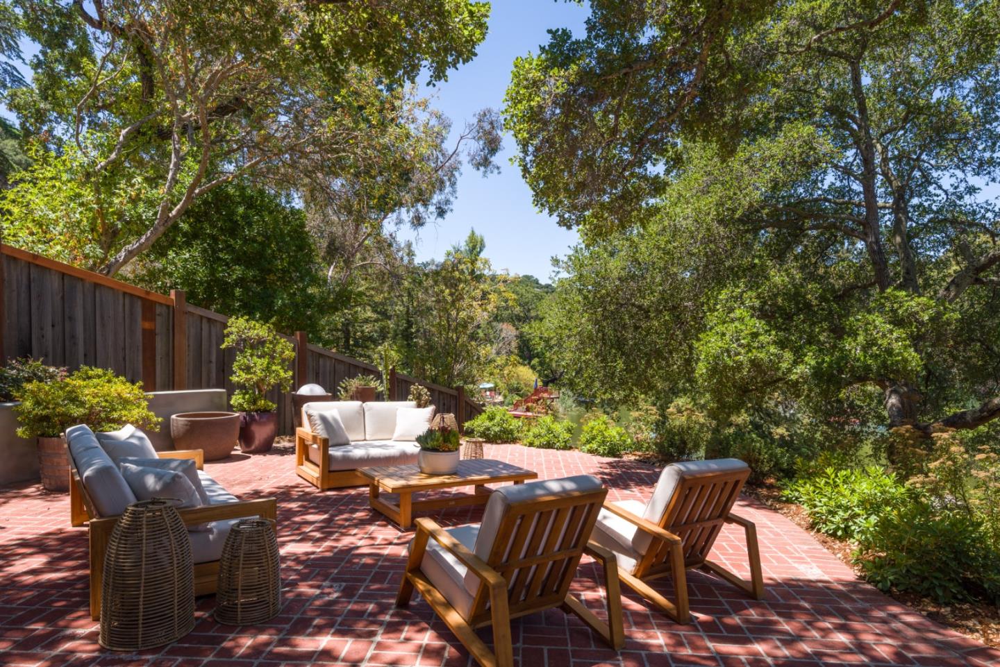 Detail Gallery Image 32 of 44 For 602 Vista Dr, Redwood City,  CA 94062 - 4 Beds | 4/1 Baths