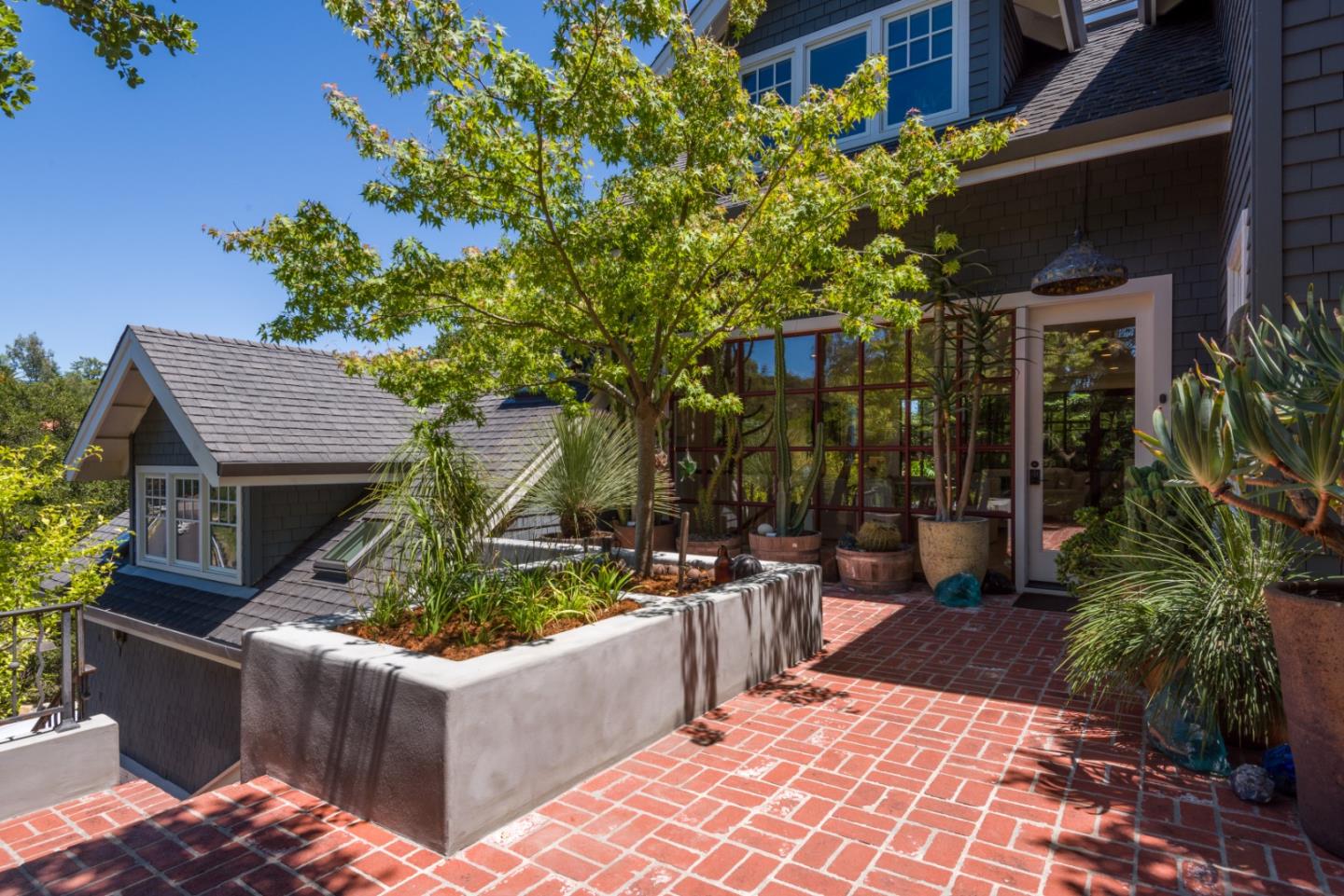 Detail Gallery Image 37 of 44 For 602 Vista Dr, Redwood City,  CA 94062 - 4 Beds | 4/1 Baths