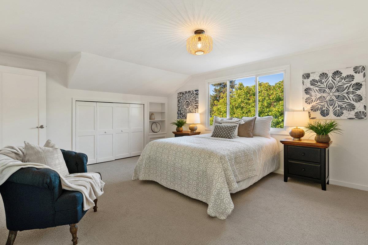 Detail Gallery Image 14 of 28 For 1632 Ralston Ave, Belmont,  CA 94002 - 4 Beds | 2 Baths