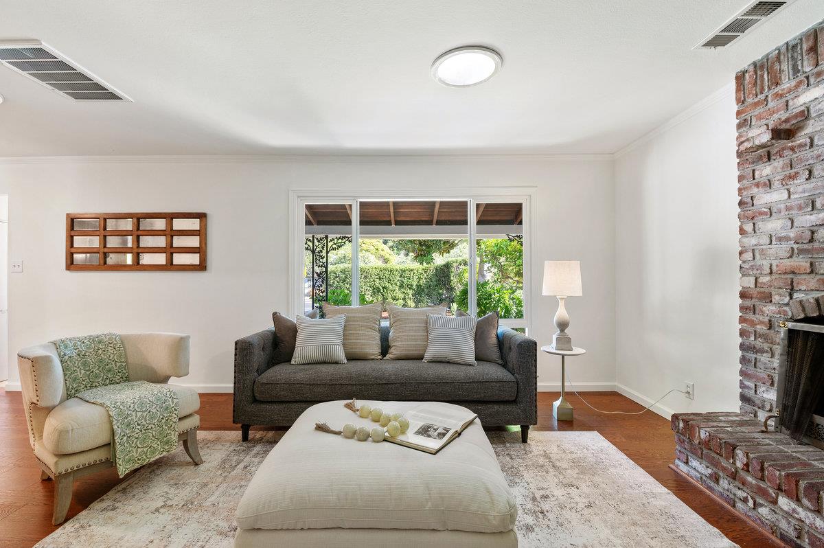 Detail Gallery Image 5 of 28 For 1632 Ralston Ave, Belmont,  CA 94002 - 4 Beds | 2 Baths