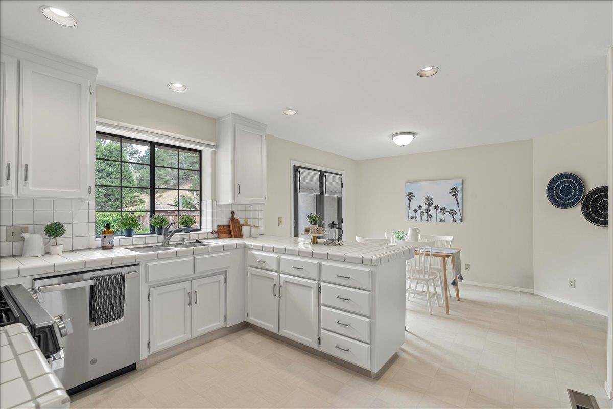 Detail Gallery Image 11 of 31 For 88 Mar Monte Ave, La Selva Beach,  CA 95076 - 3 Beds | 2 Baths