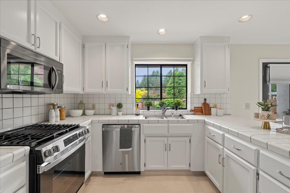 Detail Gallery Image 12 of 31 For 88 Mar Monte Ave, La Selva Beach,  CA 95076 - 3 Beds | 2 Baths