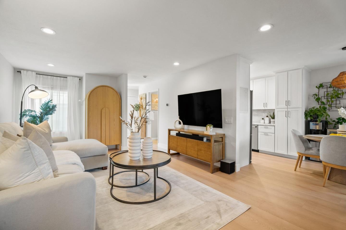Detail Gallery Image 3 of 23 For 766 Pollard Rd, Los Gatos,  CA 95032 - 3 Beds | 2/1 Baths