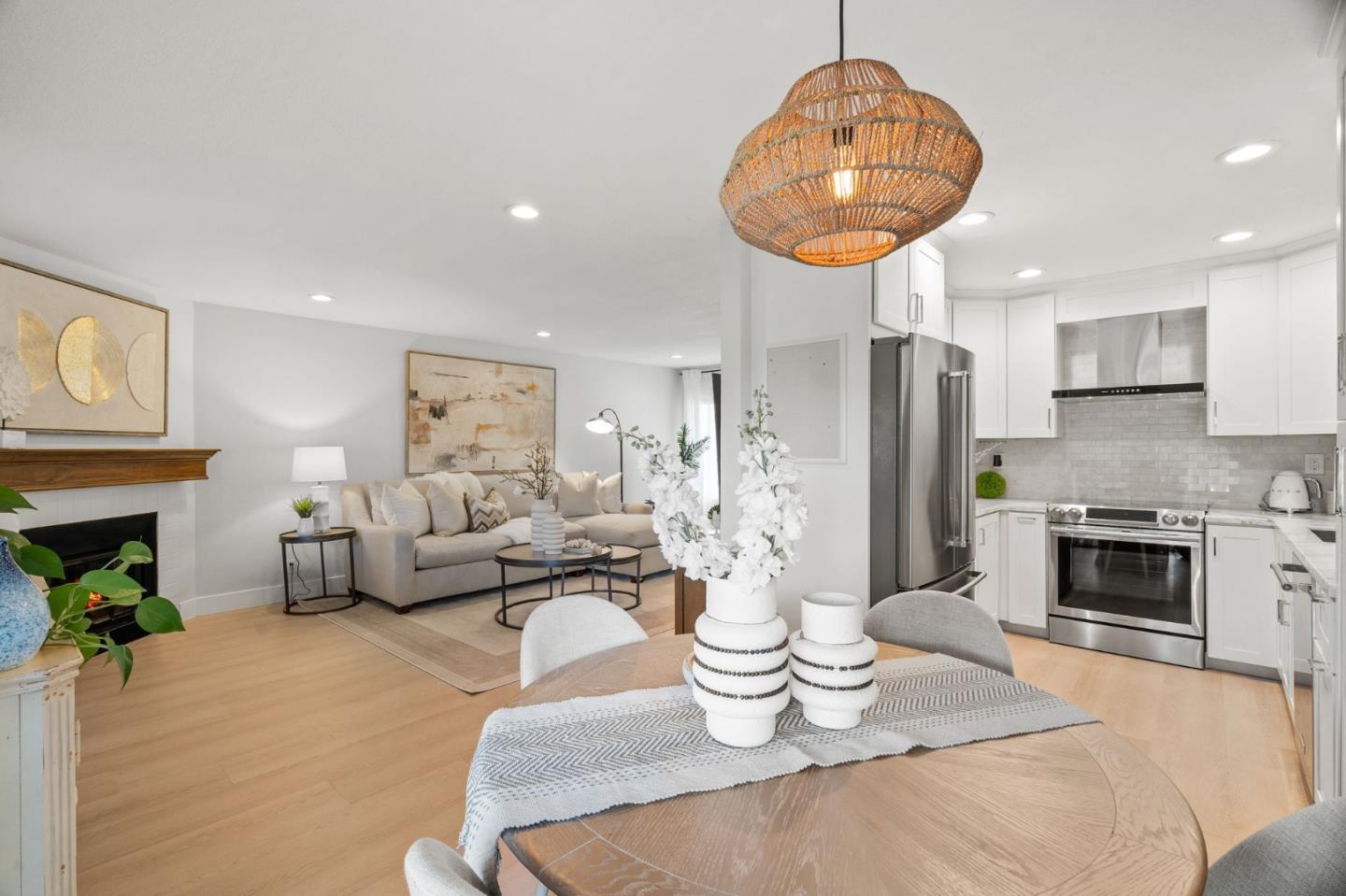 Detail Gallery Image 5 of 23 For 766 Pollard Rd, Los Gatos,  CA 95032 - 3 Beds | 2/1 Baths