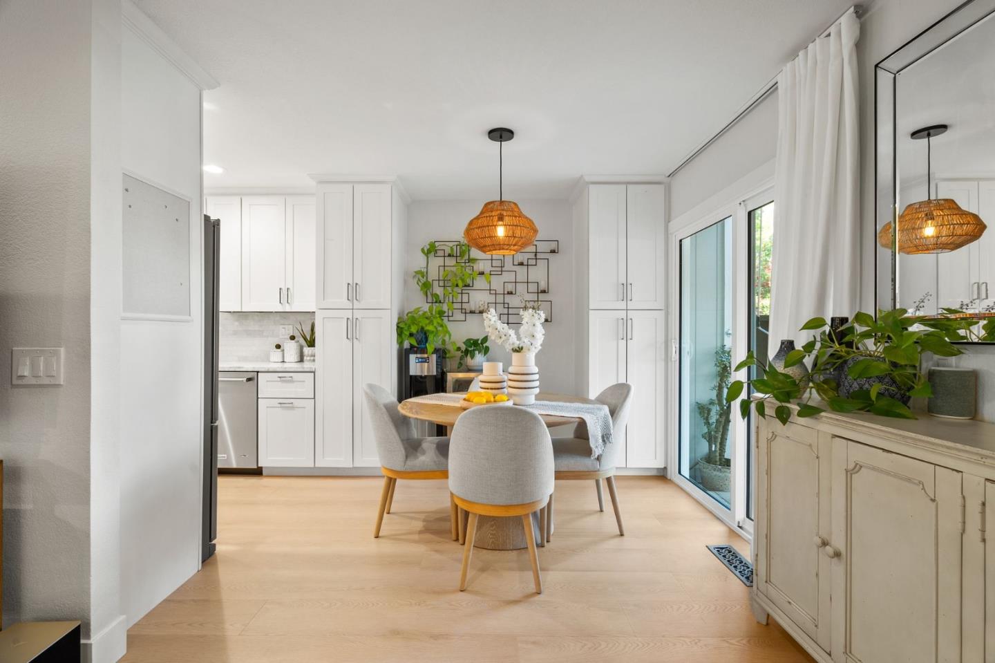 Detail Gallery Image 6 of 23 For 766 Pollard Rd, Los Gatos,  CA 95032 - 3 Beds | 2/1 Baths