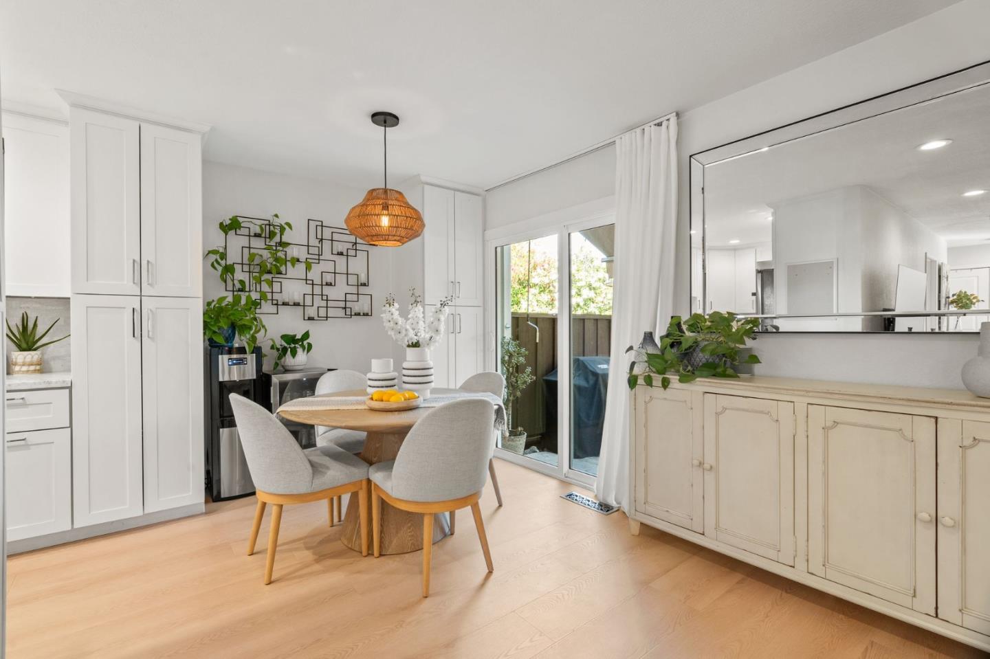 Detail Gallery Image 7 of 23 For 766 Pollard Rd, Los Gatos,  CA 95032 - 3 Beds | 2/1 Baths