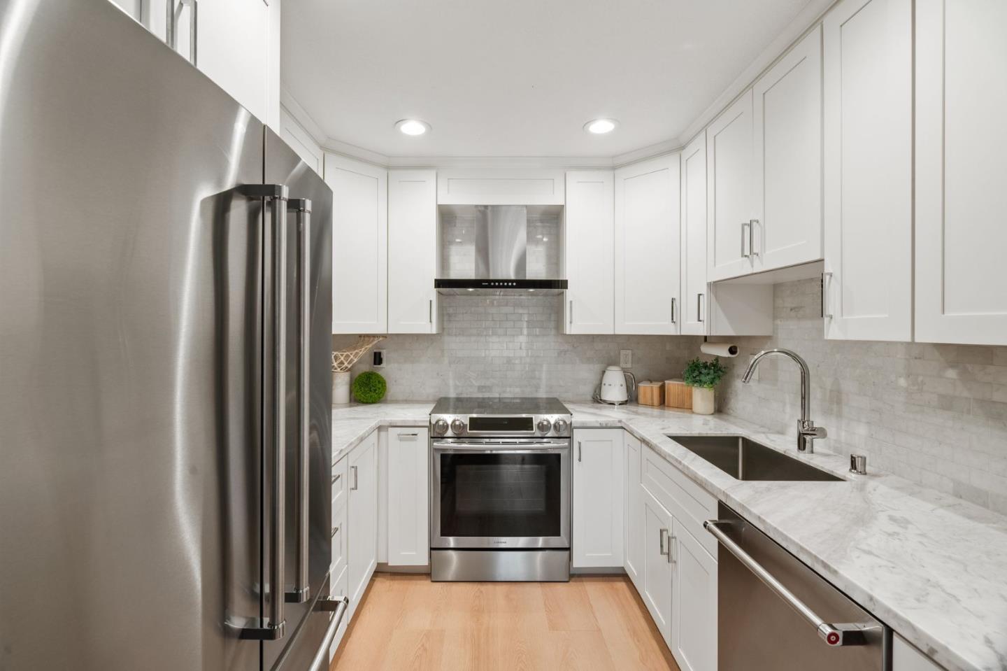 Detail Gallery Image 9 of 23 For 766 Pollard Rd, Los Gatos,  CA 95032 - 3 Beds | 2/1 Baths