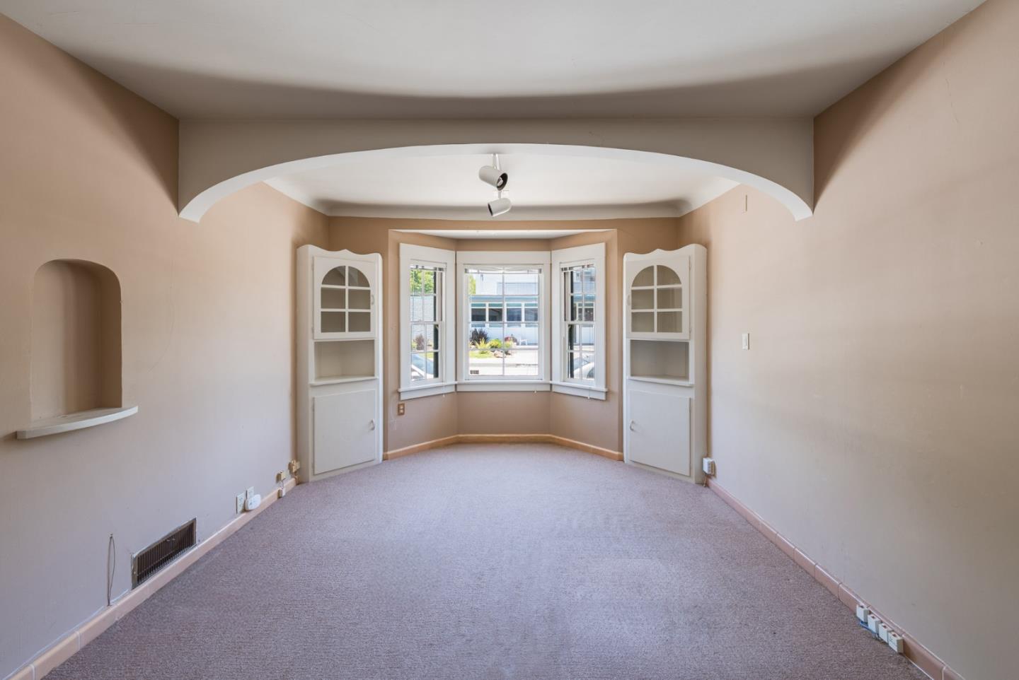 Detail Gallery Image 5 of 16 For 1103 Mission St, Santa Cruz,  CA 95060 - – Beds | – Baths